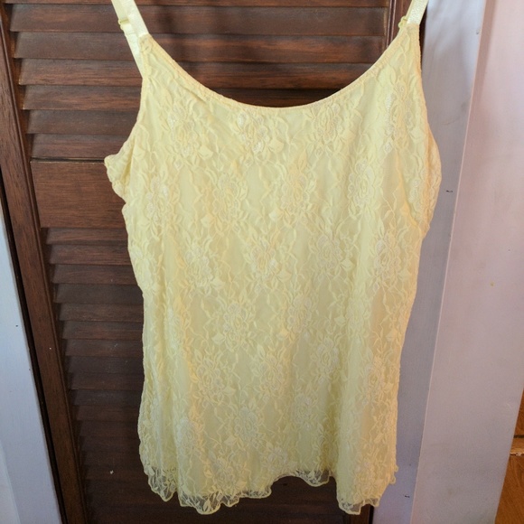 Maurices Tops - Womens Maurices Yellow Layered lace tank top